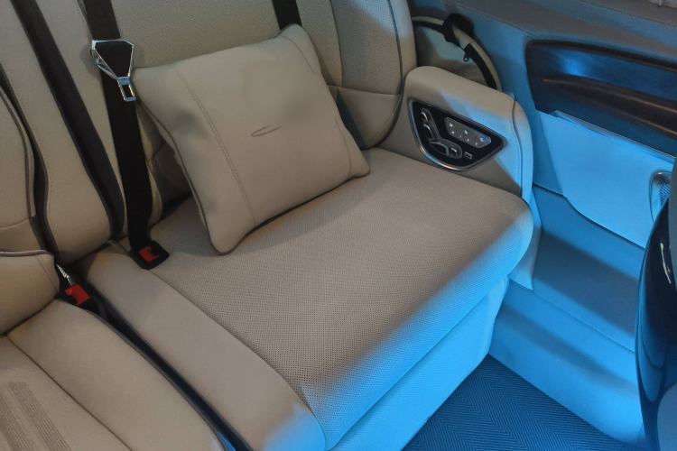Used Mercedes-Benz Vito 2024 2.0T Business Version 7 Seats Interior 7