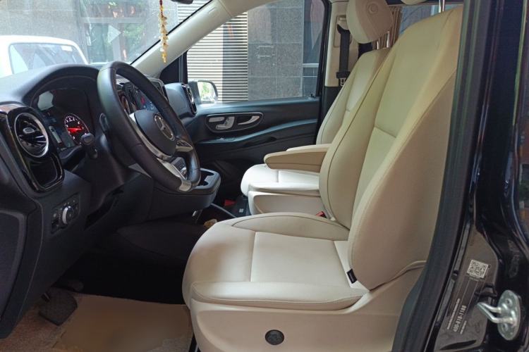 Used Mercedes-Benz Vito 2024 2.0T Business Version 7 Seats Left Front Seat