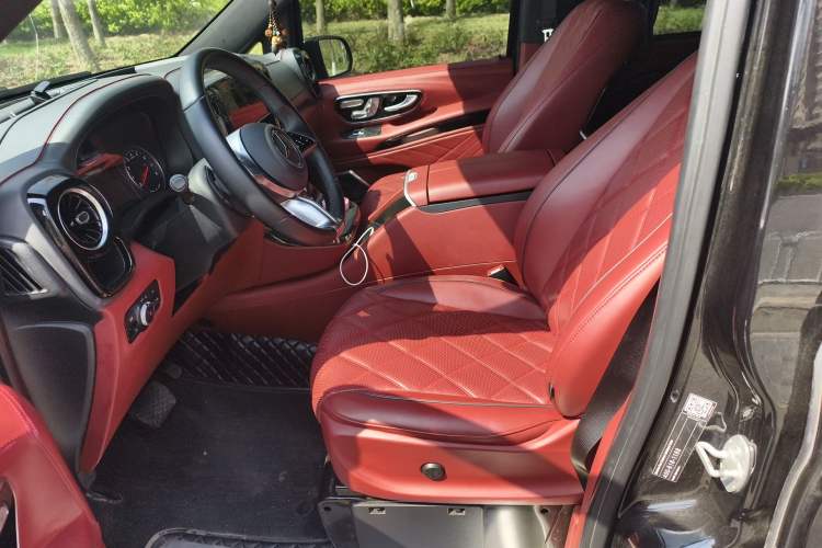 Used Mercedes-Benz Vito 2024 2.0T Business Version 7 Seats Left Front Seat
