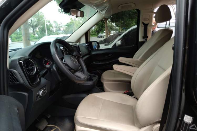 Used Mercedes-Benz Vito 2024 2.0T Elite Version 7 Seats Left Front Seat