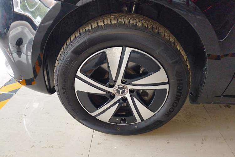 Used Mercedes-Benz Vito 2024 2.0T Elite Version 7 Seats Left Front Wheel Hub
