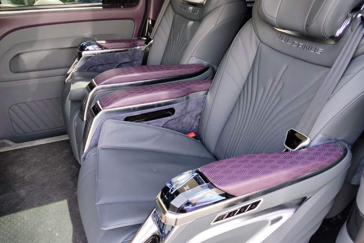 Used Mercedes-Benz Vito 2024 2.0T Elite Version 8 Seats Left Rear Seat