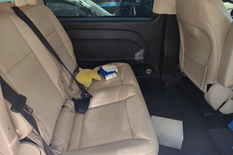 Used Mercedes-Benz Vito 2024 2.0T Elite Version 7 Seats Left Rear Seat