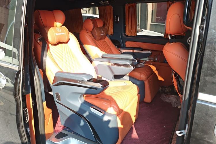 Used Mercedes-Benz Vito 2024 2.0T Elite Version 7 Seats Left Rear Seat