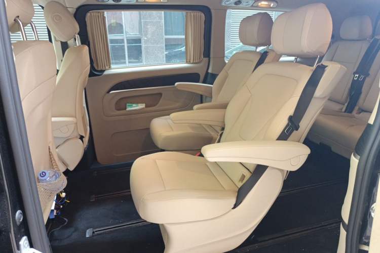 Used Mercedes-Benz Vito 2024 2.0T Business Version 7 Seats Left Rear Seat