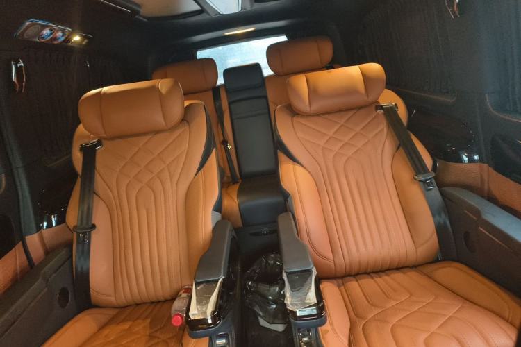 Used Mercedes-Benz Vito 2024 2.0T Elite Version 7 Seats Left Rear Seat