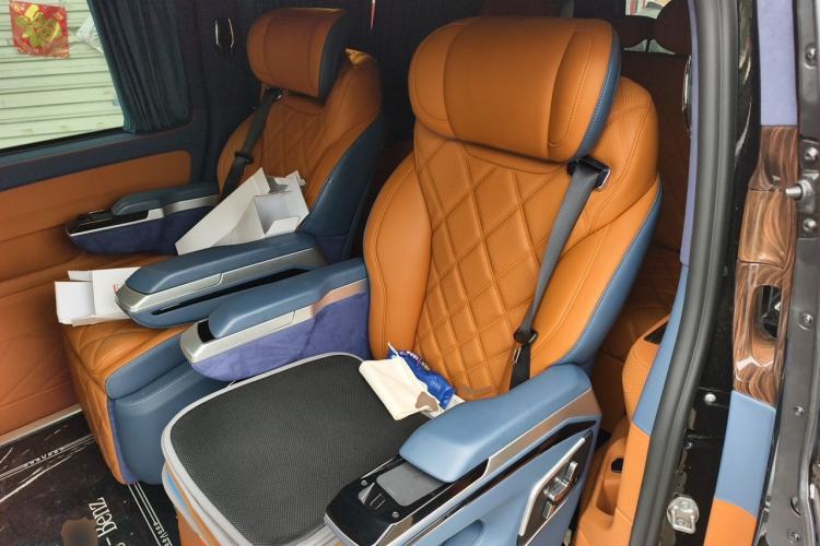 Used Mercedes-Benz Vito 2024 2.0T Business Version 7 Seats Left Rear Seat