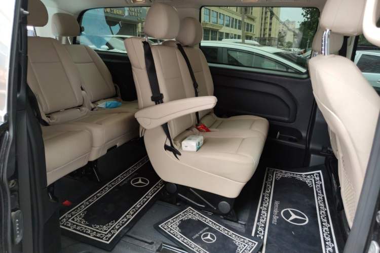 Used Mercedes-Benz Vito 2024 2.0T Elite Version 7 Seats Left Rear Seat