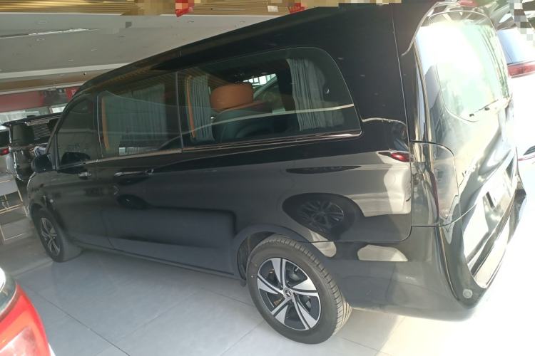 Used Mercedes-Benz Vito 2024 2.0T Elite Version 7 Seats Left Side