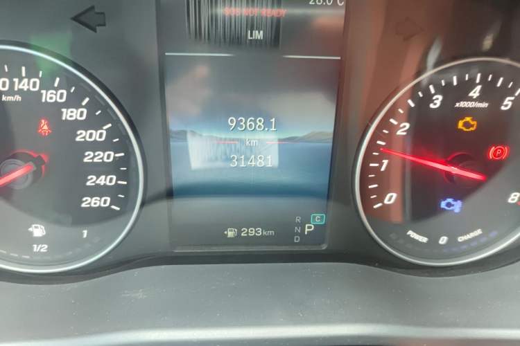 Used Mercedes-Benz Vito 2024 2.0T Elite Version 7 Seats Odometer Close Up