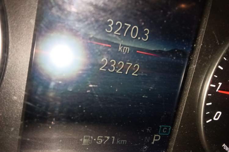 Used Mercedes-Benz Vito 2024 2.0T Business Version 7 Seats Odometer Close Up