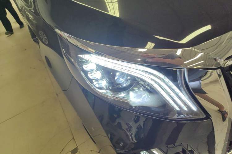 Used Mercedes-Benz Vito 2024 2.0T Business Version 7 Seats Right Front Headlight