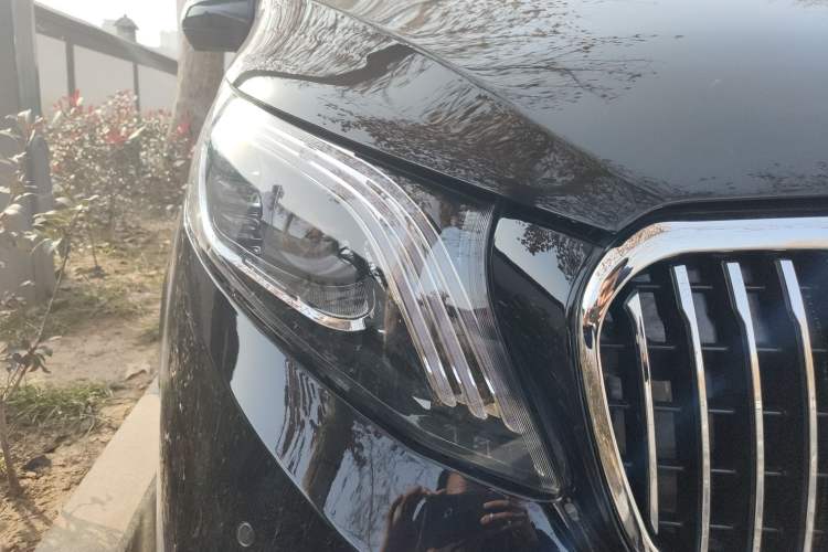 Used Mercedes-Benz Vito 2024 2.0T Elite Version 7 Seats Right Front Headlight