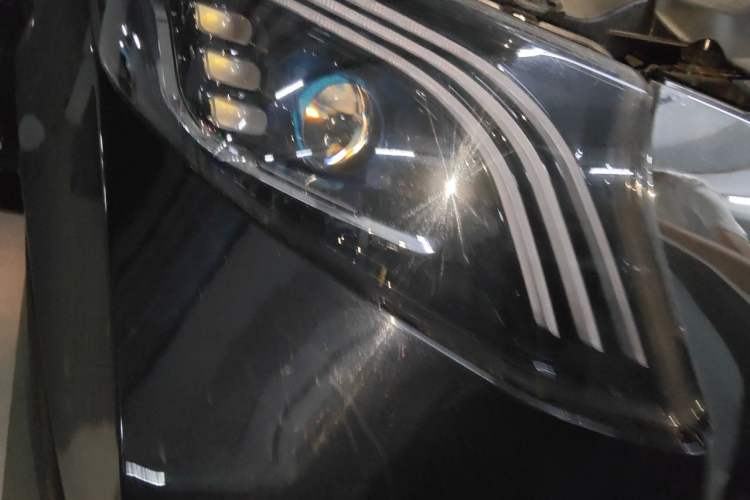 Used Mercedes-Benz Vito 2024 2.0T Business Version 7 Seats Right Front Headlight