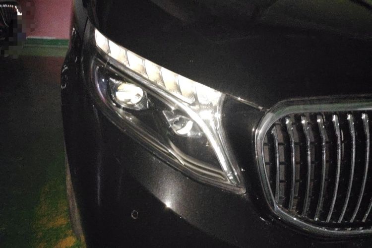 Used Mercedes-Benz Vito 2024 2.0T Business Version 7 Seats Right Front Headlight