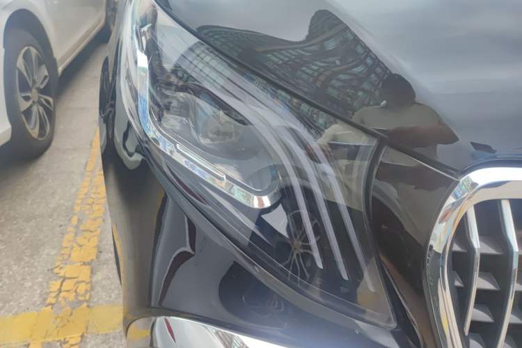 Used Mercedes-Benz Vito 2024 2.0T Elite Version 7 Seats Right Front Headlight