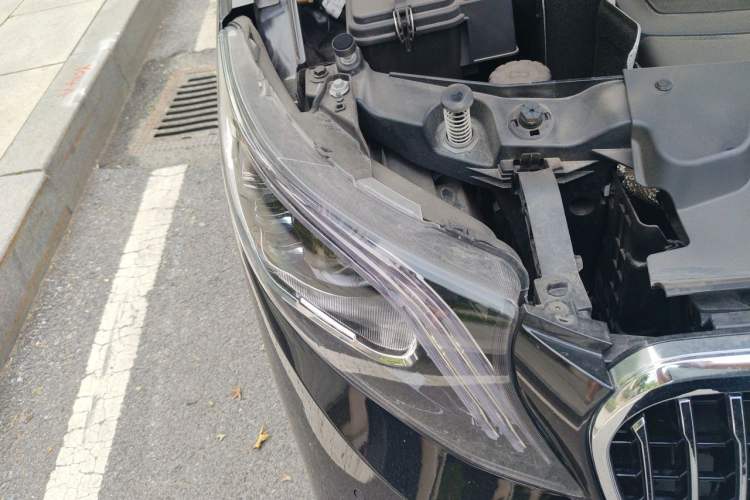 Used Mercedes-Benz Vito 2024 2.0T Elite Version 7 Seats Right Front Headlight