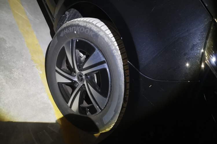 Used Mercedes-Benz Vito 2024 2.0T Elite Version 7 Seats Right Front Wheel Hub