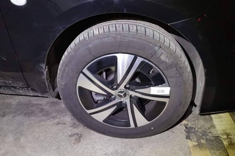 Used Mercedes-Benz Vito 2024 2.0T Business Version 7 Seats Right Front Wheel Hub