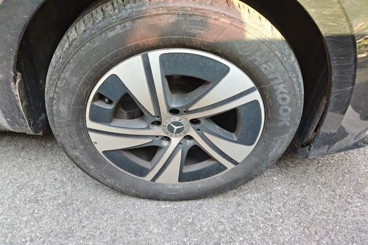 Used Mercedes-Benz Vito 2024 2.0T Elite Version 7 Seats Right Front Wheel Hub
