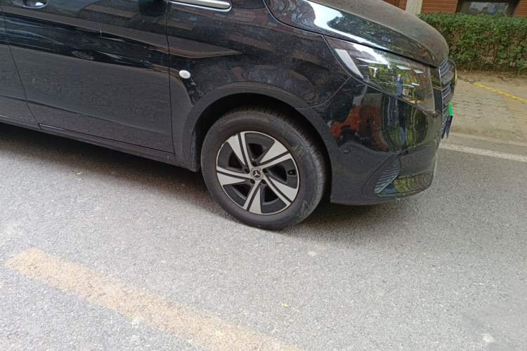 Used Mercedes-Benz Vito 2024 2.0T Business Version 7 Seats Right Front Wheel Hub