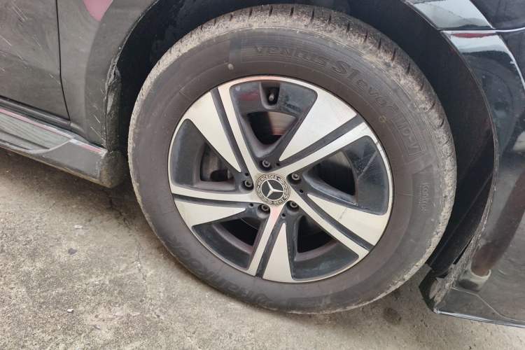 Used Mercedes-Benz Vito 2024 2.0T Business Version 7 Seats Right Front Wheel Hub