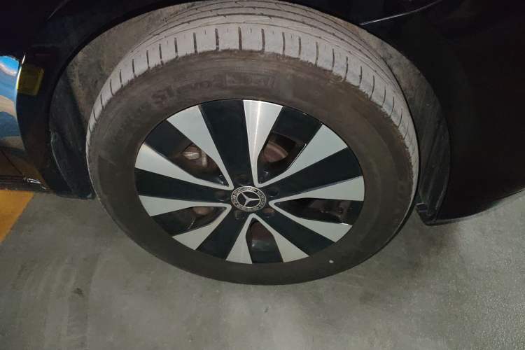 Used Mercedes-Benz Vito 2024 2.0T Business Version 7 Seats Right Front Wheel Hub