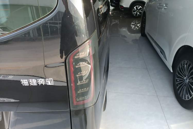 Used Mercedes-Benz Vito 2024 2.0T Elite Version 7 Seats Right Rear Taillight