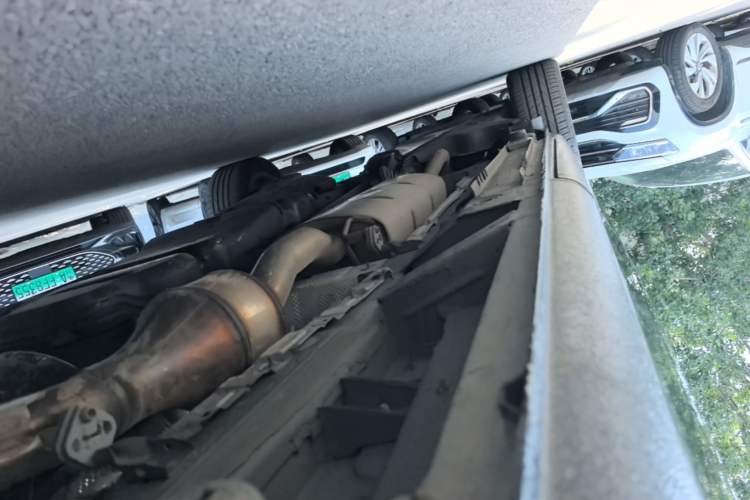 Used Mercedes-Benz Vito 2024 2.0T Elite Version 7 Seats Right Side Sill