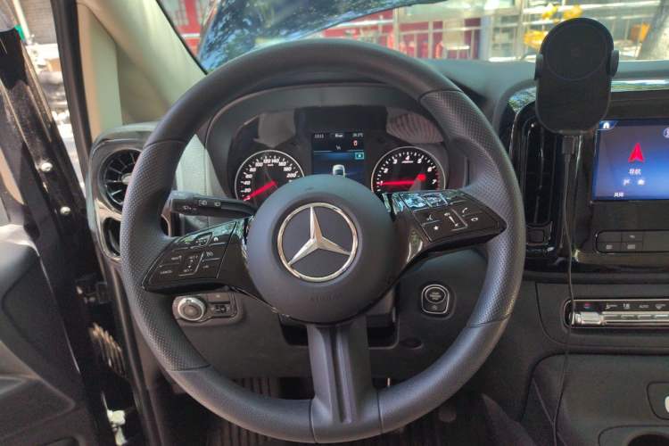 Used Mercedes-Benz Vito 2024 2.0T Elite Version 7 Seats Steering Wheel