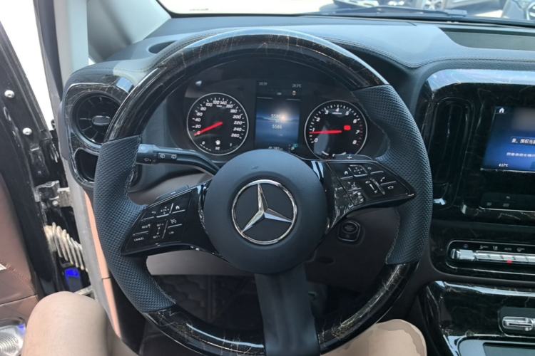 Used Mercedes-Benz Vito 2024 2.0T Elite Version 7 Seats Steering Wheel