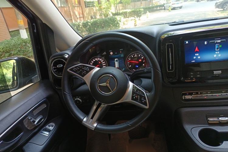 Used Mercedes-Benz Vito 2024 2.0T Business Version 7 Seats Steering Wheel