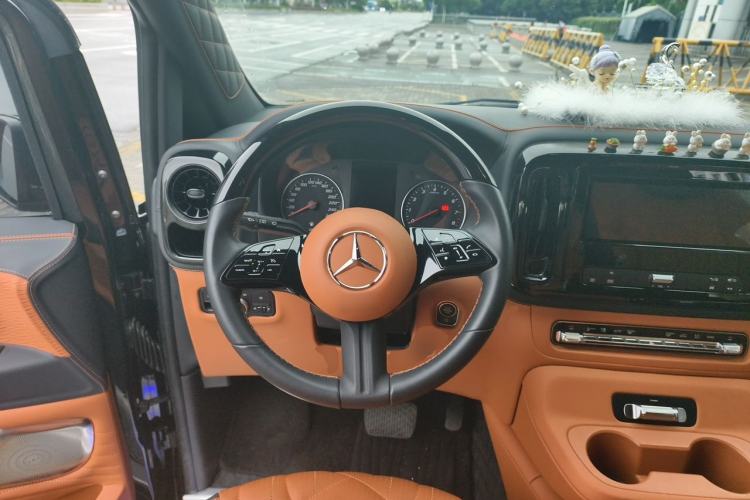Used Mercedes-Benz Vito 2024 2.0T Elite Version 7 Seats Steering Wheel