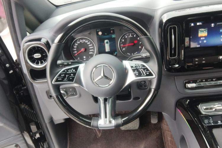 Used Mercedes-Benz Vito 2024 2.0T Business Version 7 Seats Steering Wheel