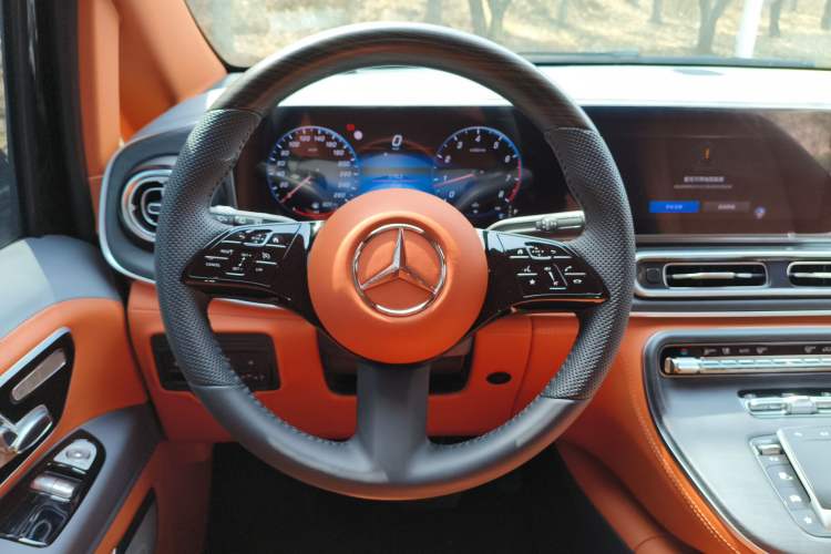 Used Mercedes-Benz Vito 2024 2.0T Business Version 7 Seats Steering Wheel