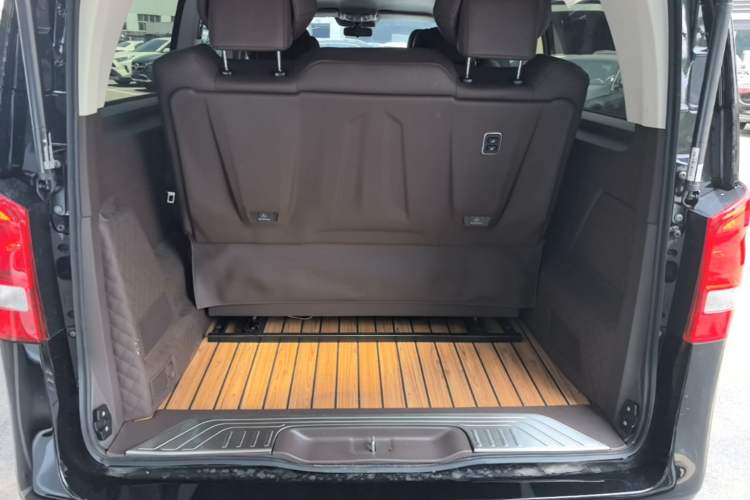 Used Mercedes-Benz Vito 2024 2.0T Elite Version 7 Seats Trunk