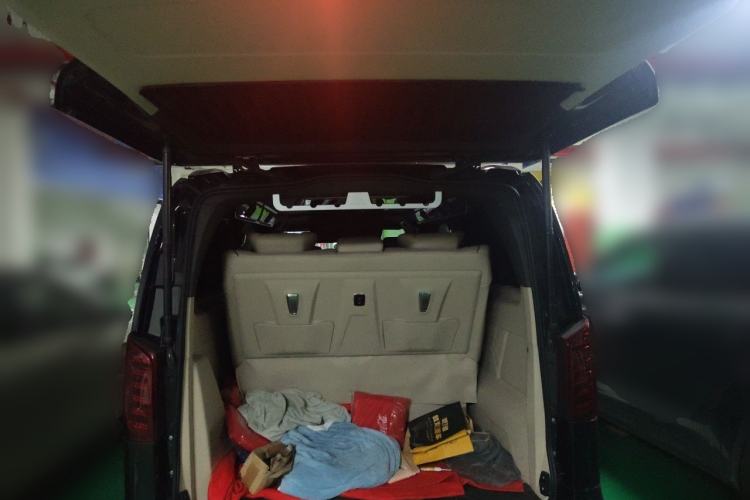 Used Mercedes-Benz Vito 2024 2.0T Elite Version 7 Seats Trunk