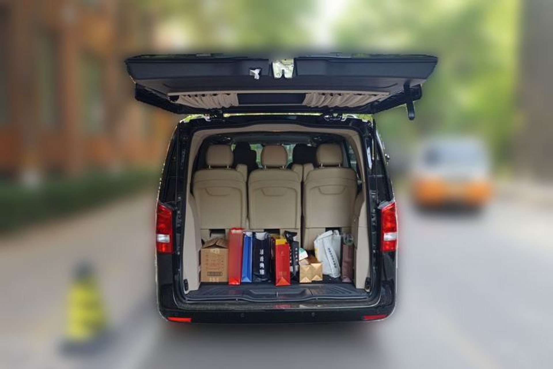 Used Mercedes-Benz Vito 2024 2.0T Business Version 7 Seats Trunk