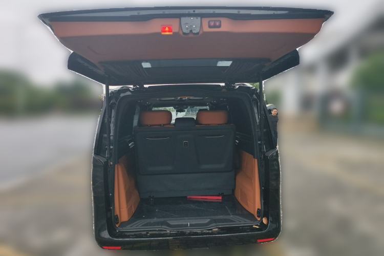Used Mercedes-Benz Vito 2024 2.0T Elite Version 7 Seats Trunk