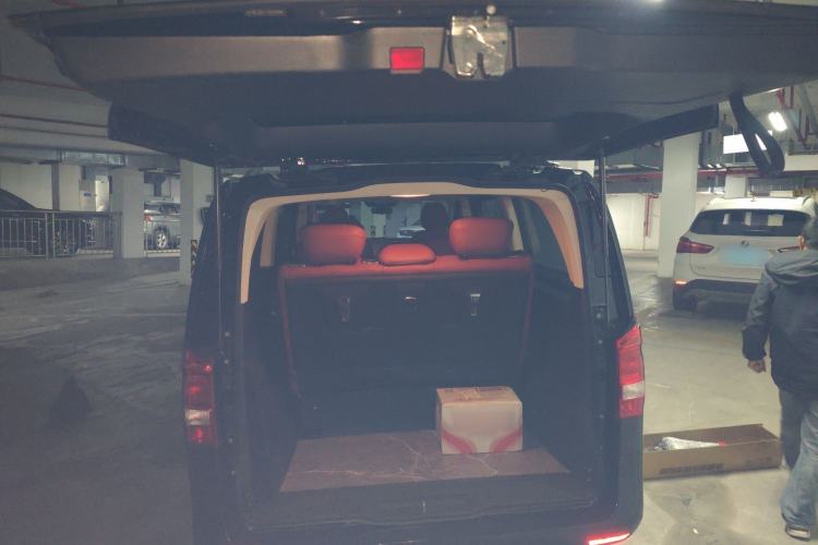 Used Mercedes-Benz Vito 2024 2.0T Business Version 7 Seats Trunk
