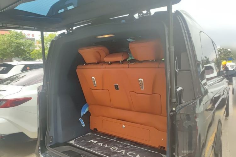 Used Mercedes-Benz Vito 2024 2.0T Elite Version 7 Seats Trunk