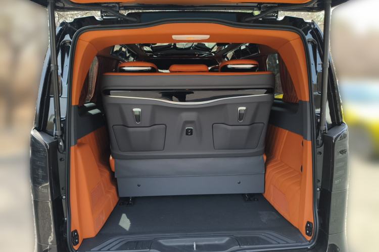 Used Mercedes-Benz Vito 2024 2.0T Business Version 7 Seats Trunk