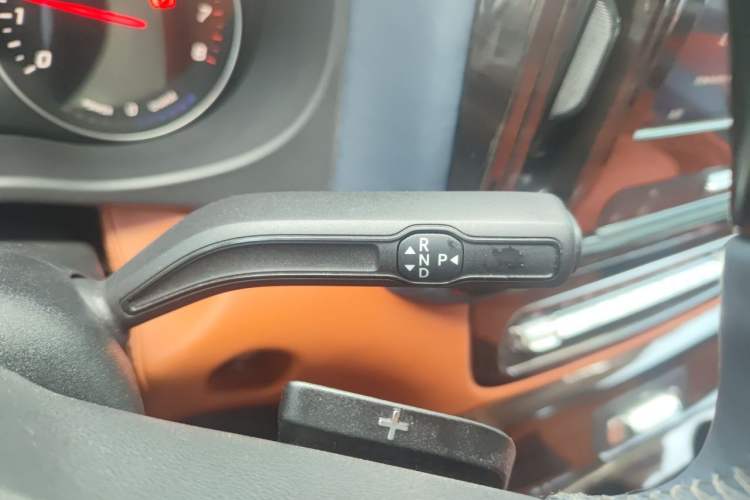 Used Mercedes-Benz Vito 2024 2.0T Elite Version 7 Seats Vehicle Key
