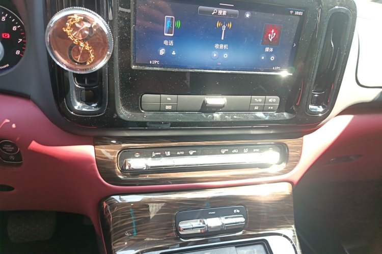 Used Mercedes-Benz Vito  Audio And AC Panel