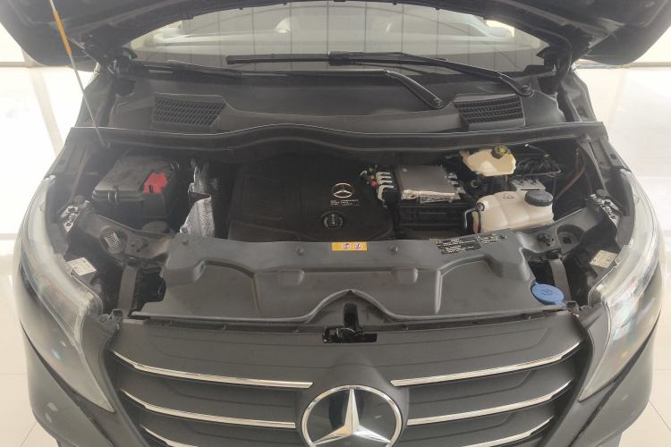 Used Mercedes-Benz Vito 2025 2.0T Elite 7-Seater Engine Bay
