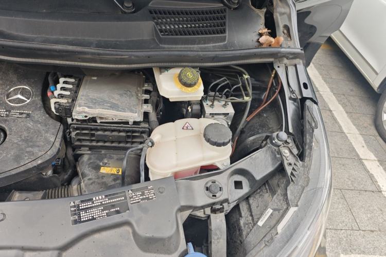 Used Mercedes-Benz Vito 2025 2.0T Elite 7-Seater Engine Bay Left