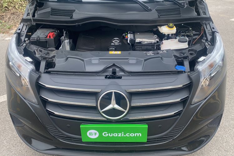 Used Mercedes-Benz Vito 2025 2.0T Elite 7-Seater Engine Bay