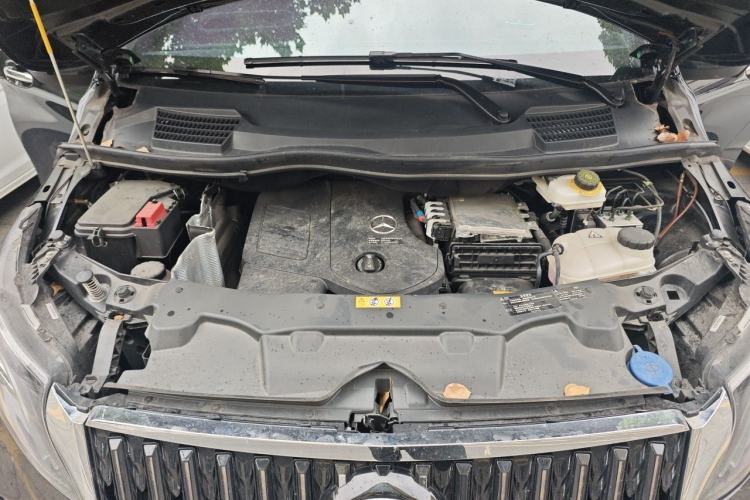 Used Mercedes-Benz Vito 2025 2.0T Elite 7-Seater Engine Bay