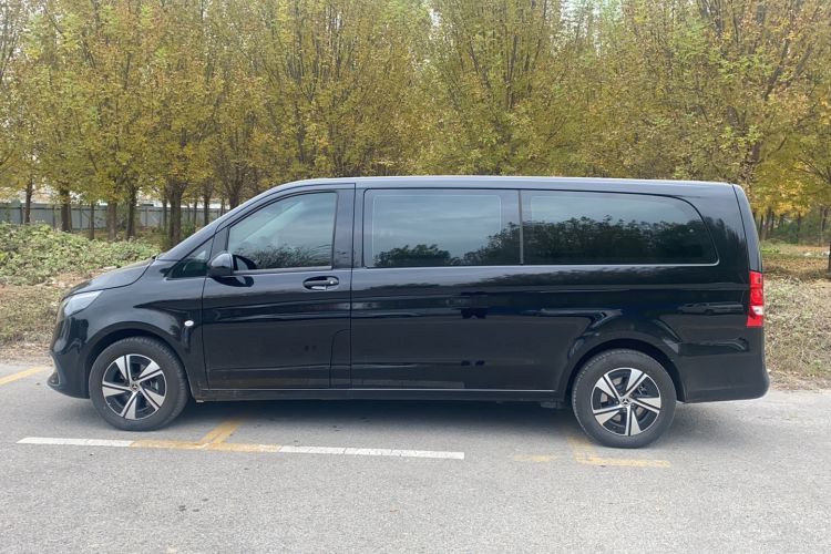 Used Mercedes-Benz Vito 2025 2.0T Elite 7-Seater Exterior 3