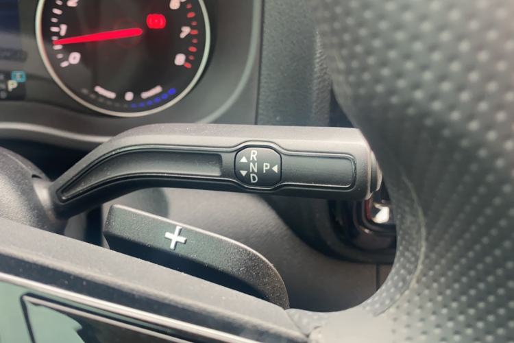Used Mercedes-Benz Vito 2025 2.0T Elite 7-Seater Gear Lever